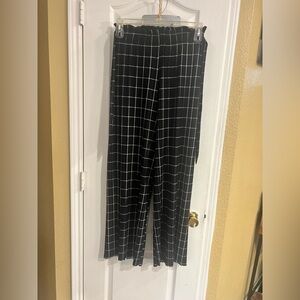 Women’s Black and White Accordian Style Pants w/Tie Front